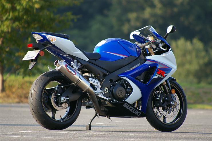 1. NAJLEPSZE GRY NA ANDROIDA 20121 - SUZUKI GSXR 1000 HD.JPG