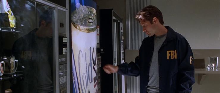 Screenshots - X-Files.Movie.1998.Screenshot 1.png