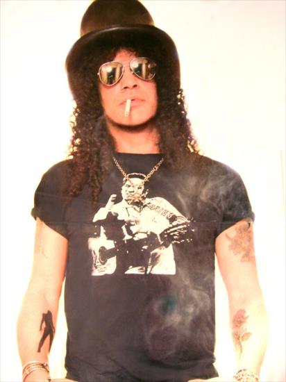 -SLASH FOTO 5 - Slash_by_Kimoss.jpg