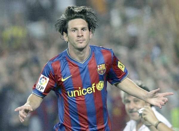Leo Messi - Barcelona wie, że Messi jest dla niej drogocennym skarbem.jpg
