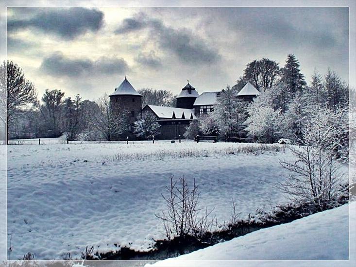 4-ZIMA - Winter_Castle_by_Sway07.jpg