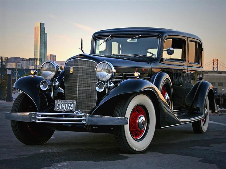 tapety -  STARE  SAMOCHODY - 1933-Cadillac-V8-355-C-Sedan.jpg