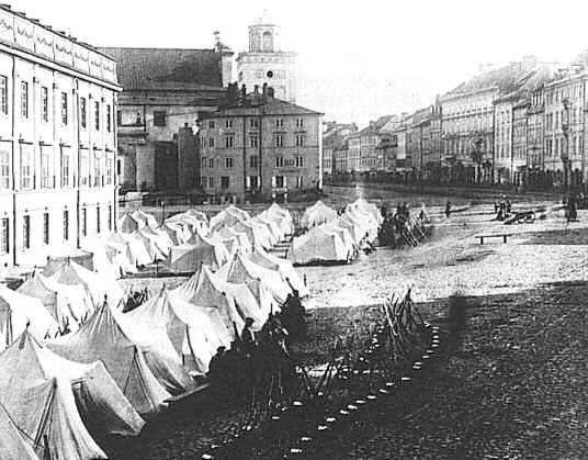 Stare fotografie miast polskich - Armiia rosyjska w Warszawie w czasie stanu wojennego 1861.jpg