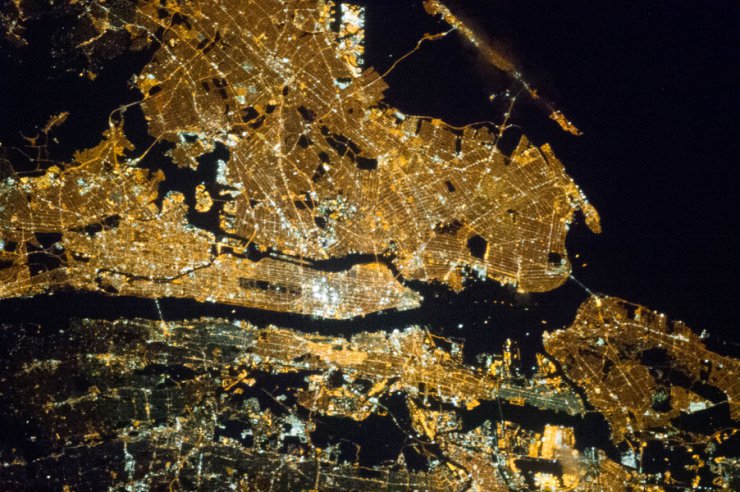 Nasa - New York City at Night.jpg